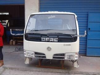 东风金霸驾驶室